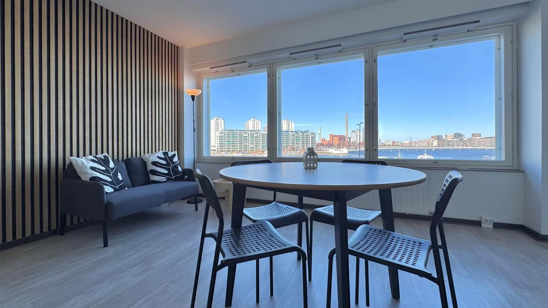 Stay With Locals - Shared Apartment Homestay Helsinki